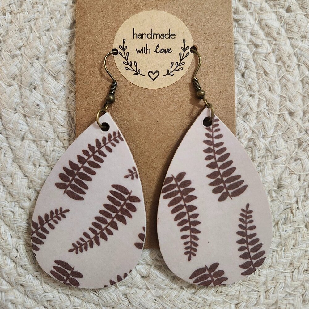 ~Handmade~ vintage style, boho, botanical earrings